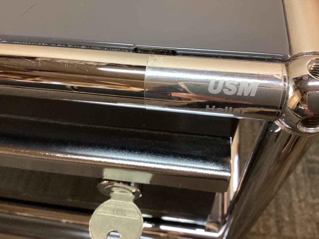 鍵付き　USMハラー　ロールボーイ　２段　デスクワゴン　アントラサイト　B