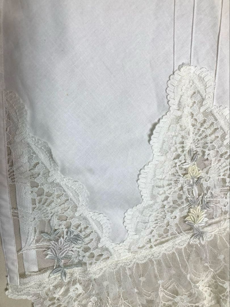 新品未使用さえら ヒスクローネ　レース エプロン ヴィンテージ