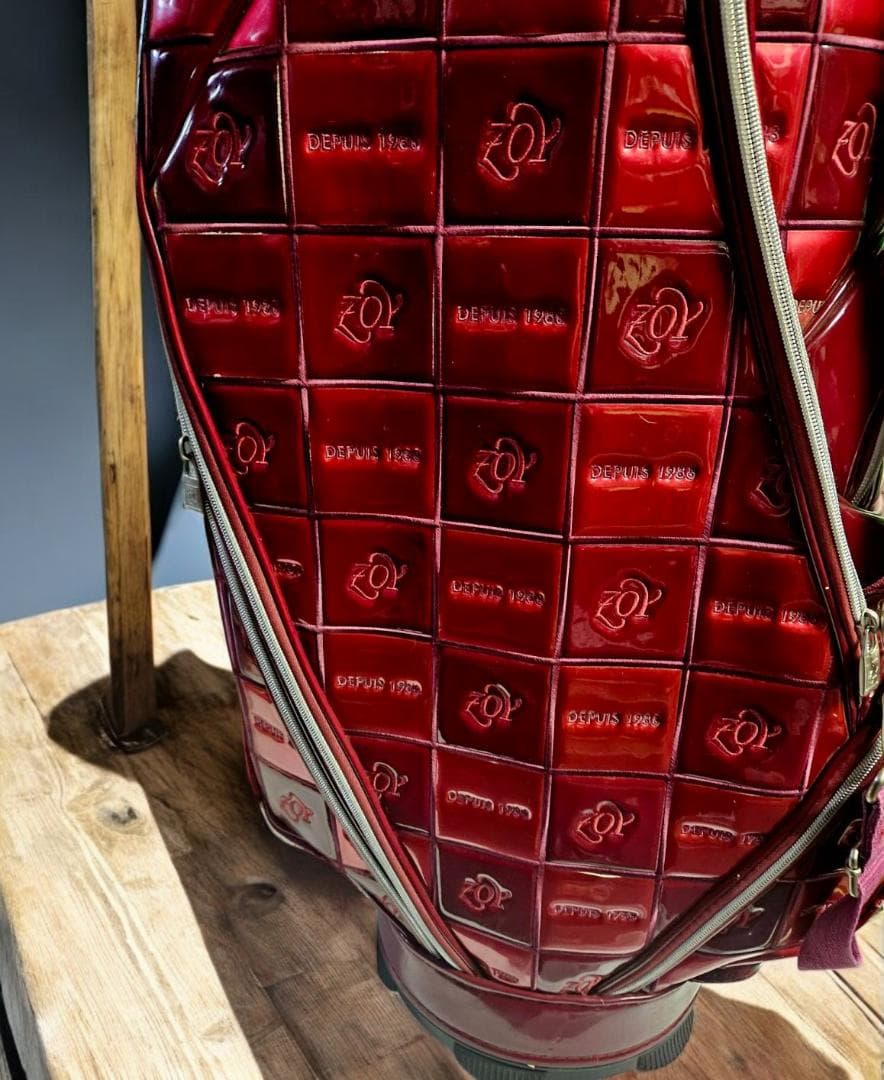 送料無料/美品　Zoy 高級エナメル大型・キャディバッグRED