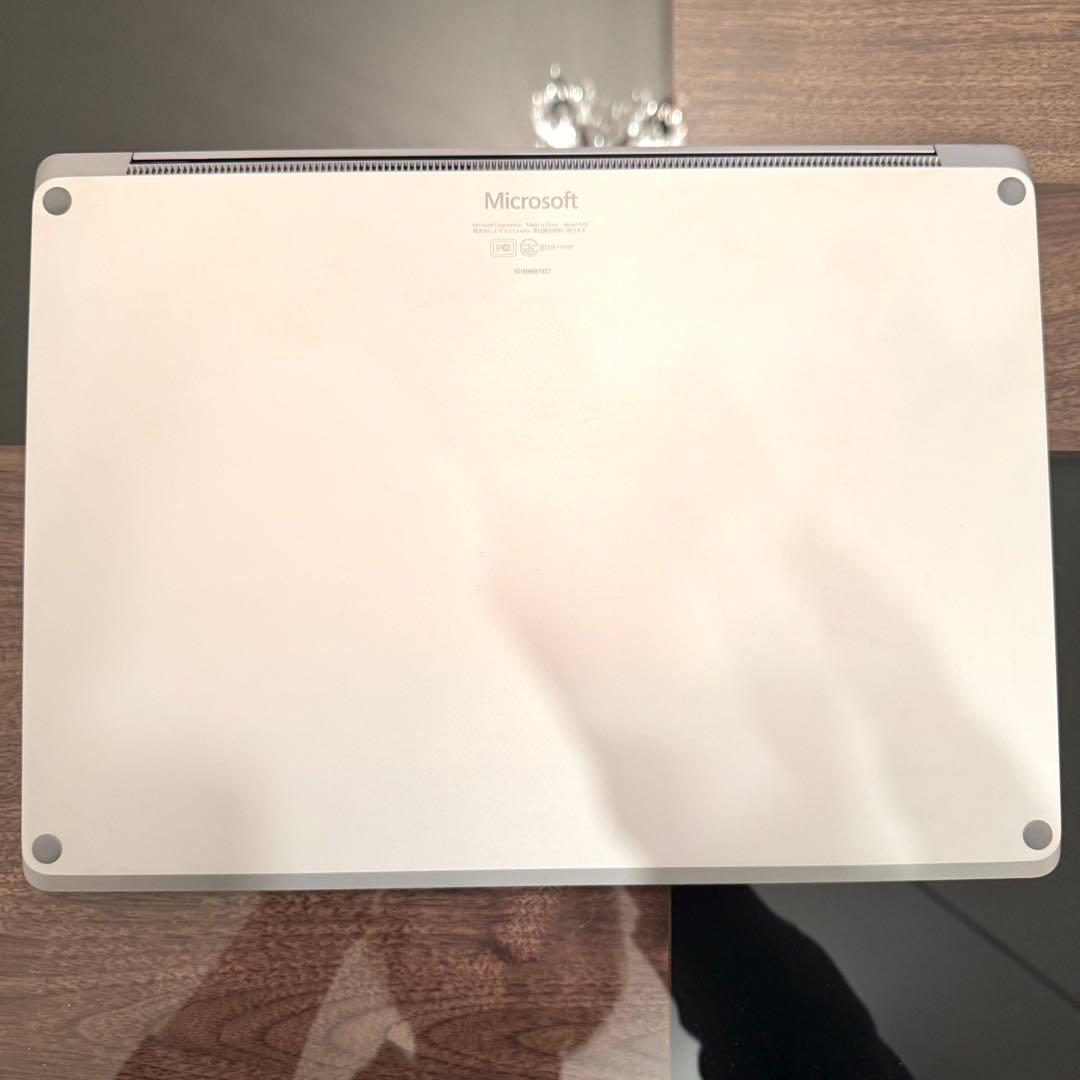 【美品】Surface Laptop2 13.5インチ プラチナ 256GB