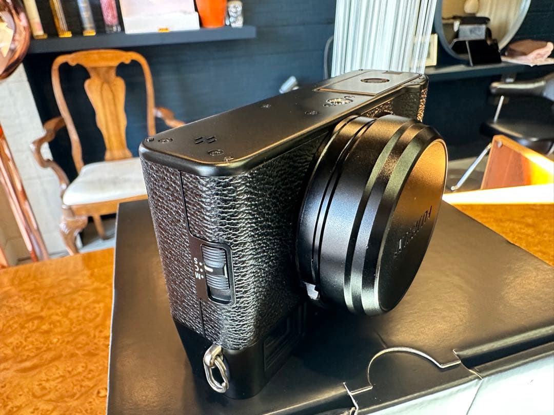 〜極美品〜多言語/FUJIFILM X100VI ブラック　※多数オプション品付