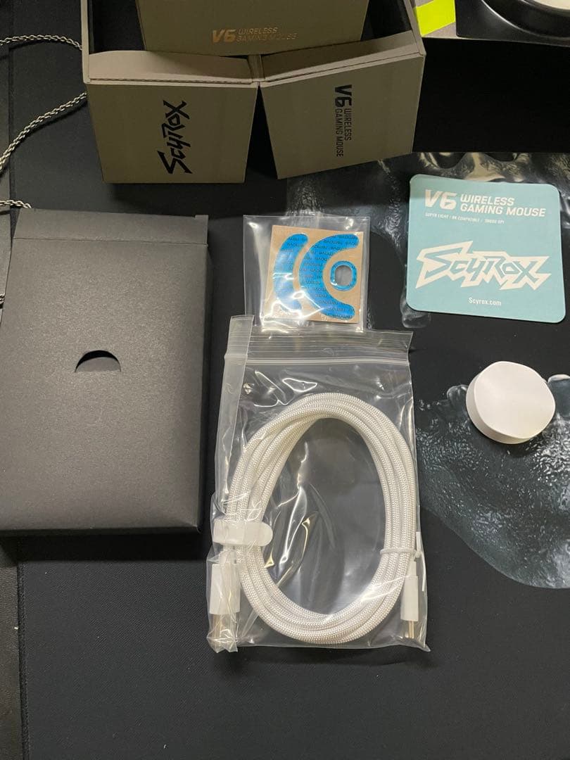 美品、備品未使用 Schyrox V6 ホワイト