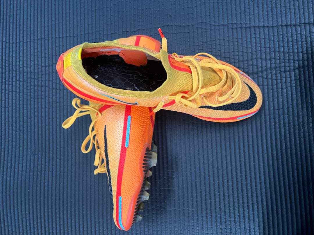Nike Phantom GT イエロー/オレンジ スパイクシューズFG