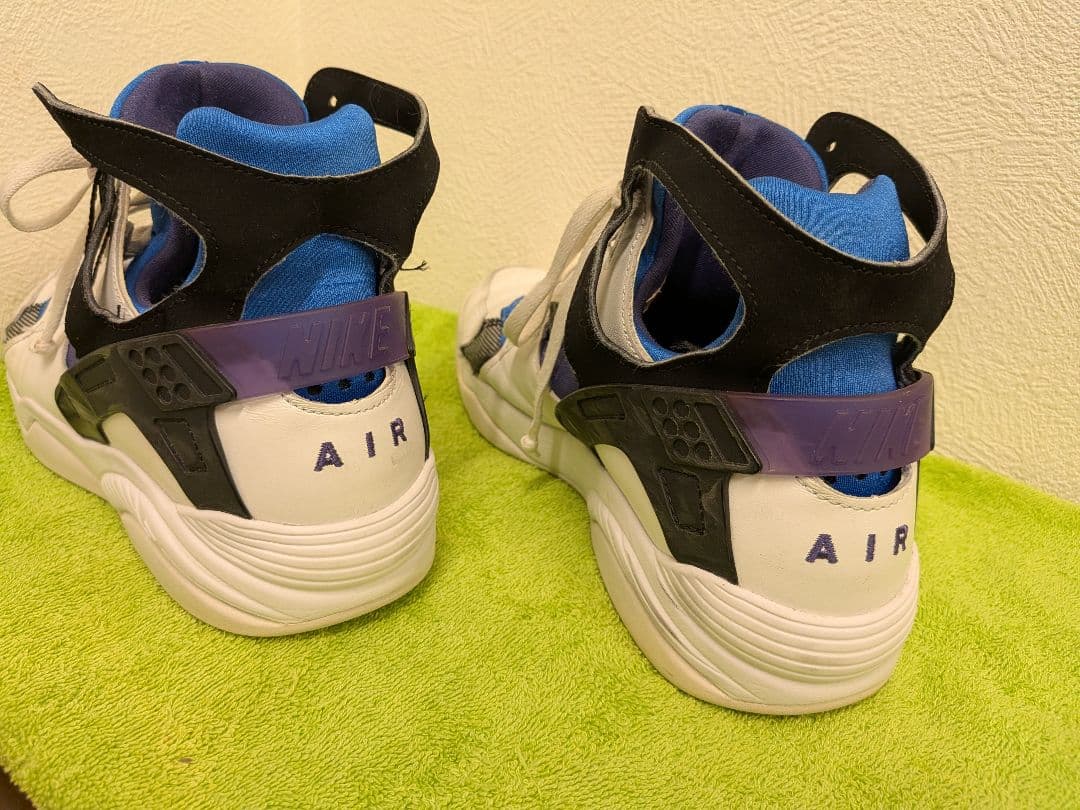 NIKE　エアフライトハラチ　27CM