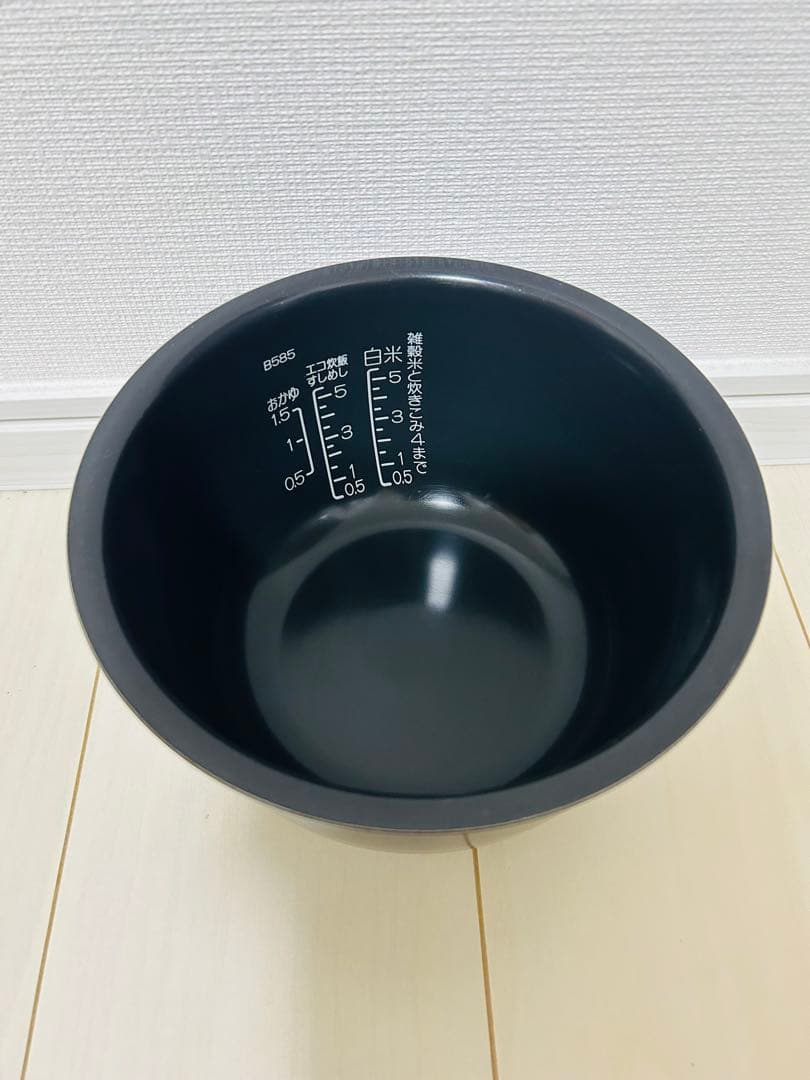 5.5合炊き2023年製NW-VP10E2-BA 象印IH炊飯ジャー 炊飯器