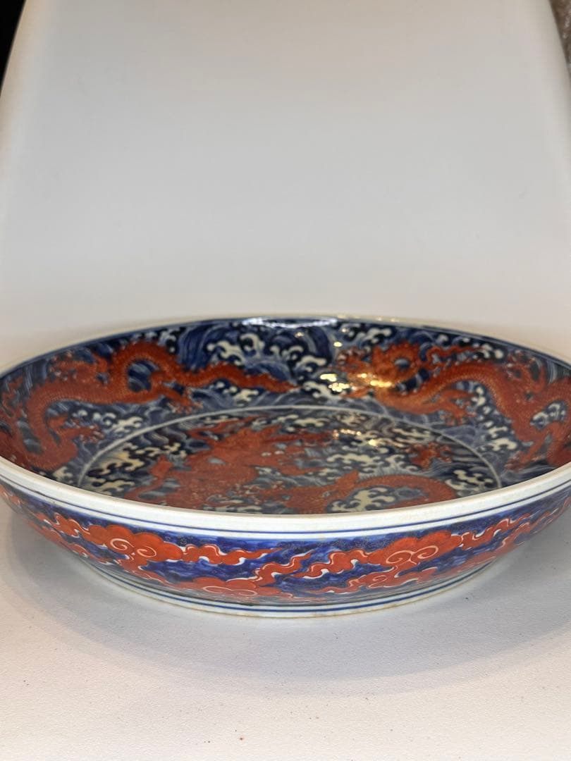大明宣徳年製 赤龍海浪文 大皿 厚胎 重量感あり 時代物 中国美術 古陶磁古董品