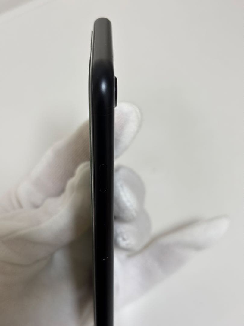 美品 iPhoneSE第2世代 128GB MXD02J/A SIMロックなし