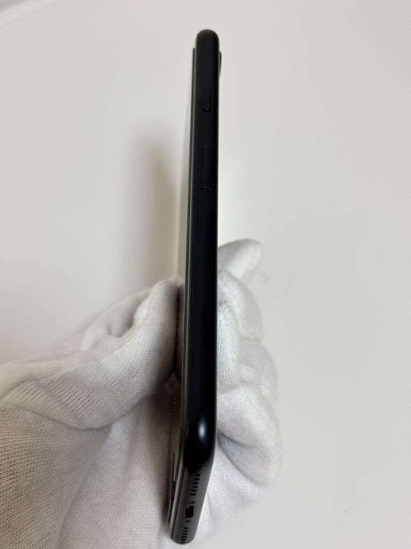 美品 iPhoneSE第2世代 128GB MXD02J/A SIMロックなし