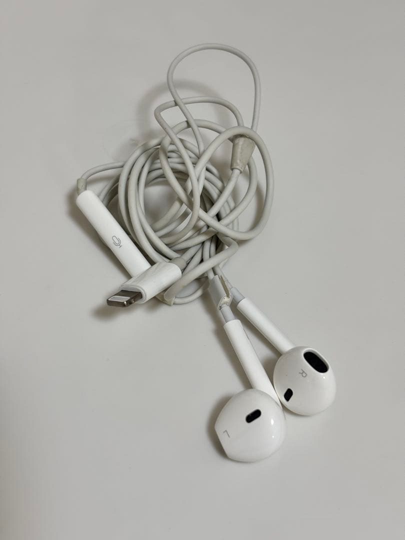 美品 iPhoneSE第2世代 128GB MXD02J/A SIMロックなし