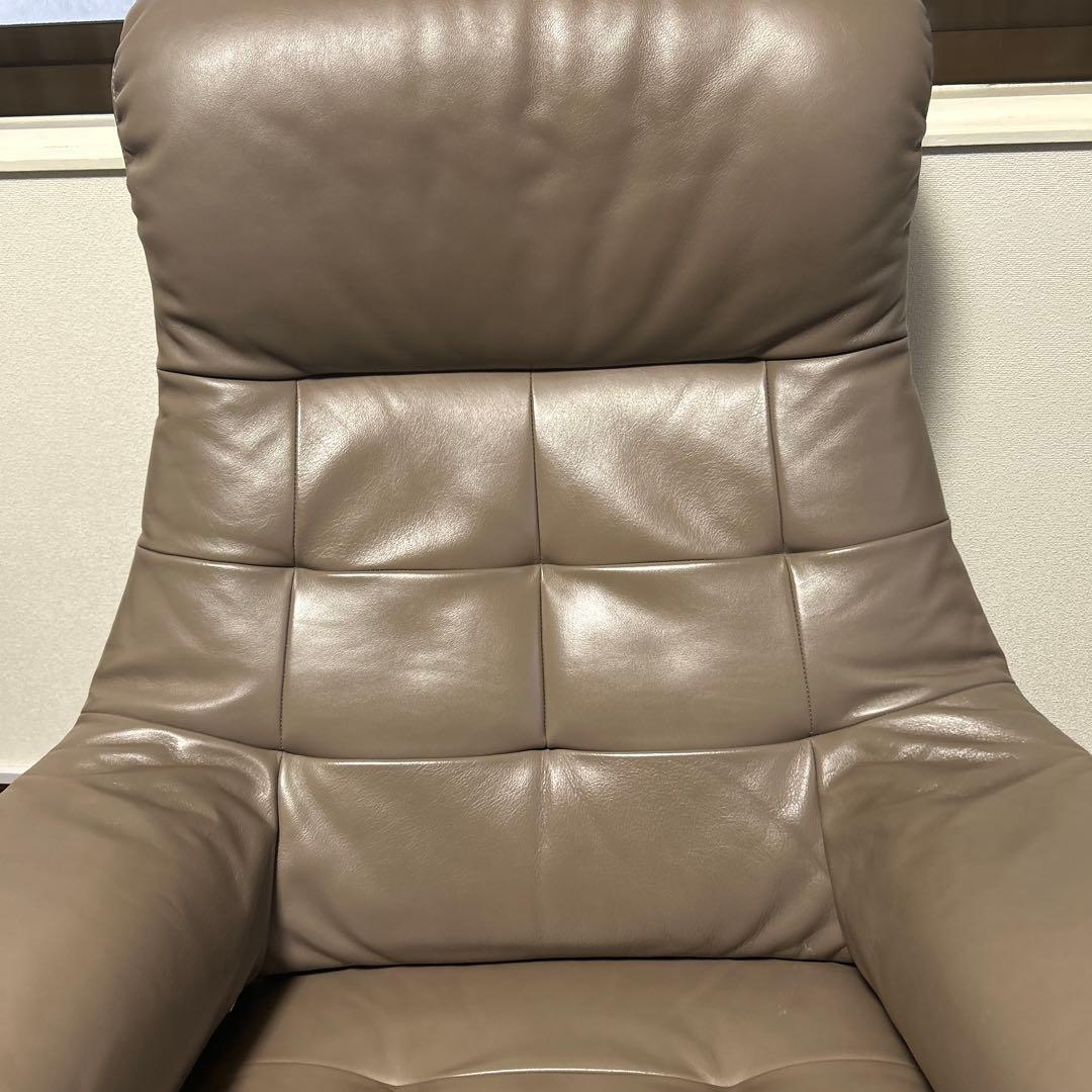 カリモク　ザファースト　(オットマンと同時購入)