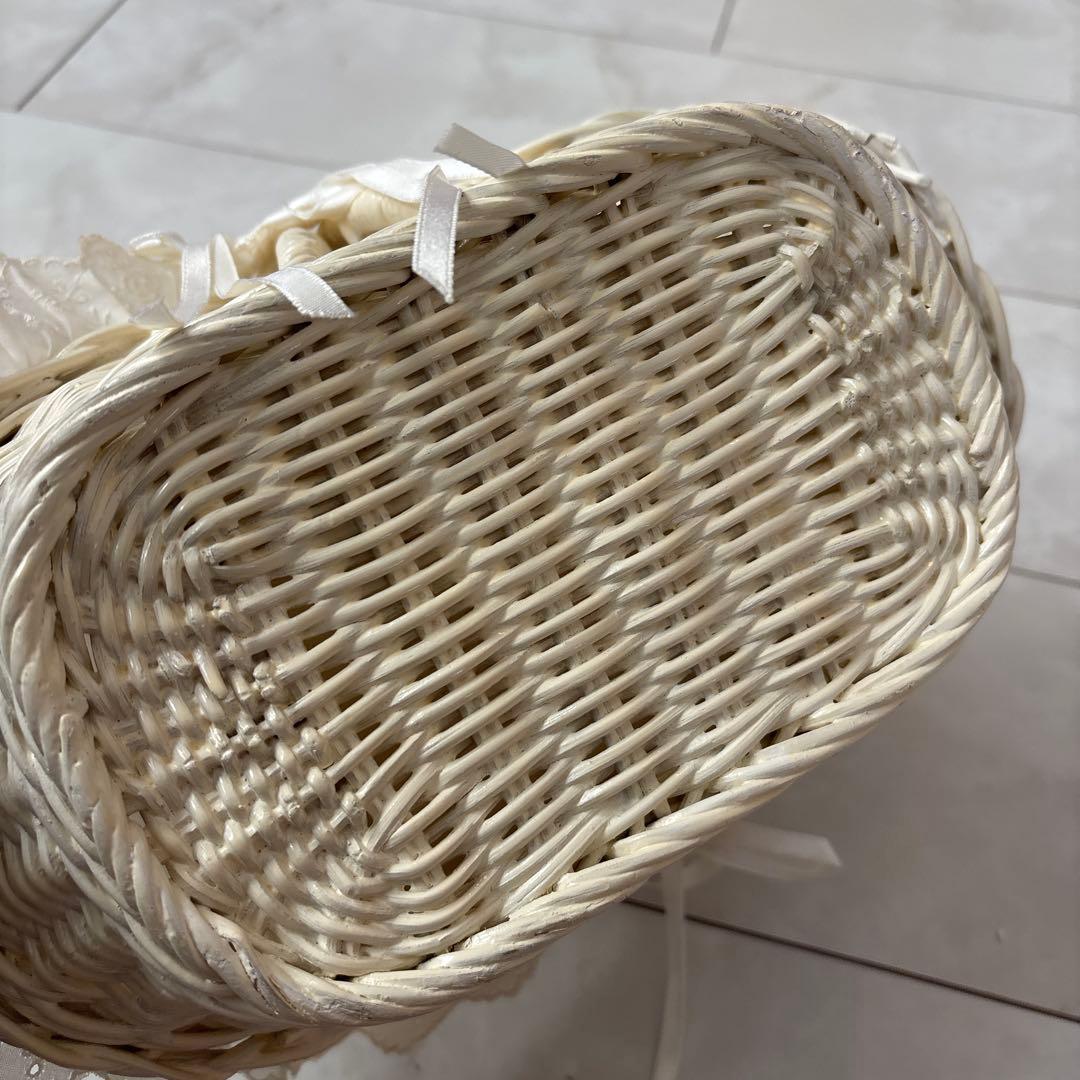 ルプラ　白いレース付き小物入れバスケット