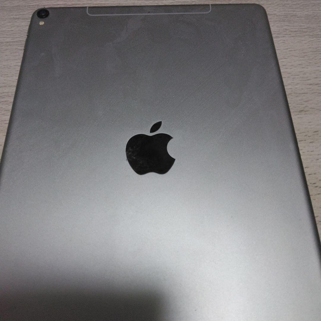 Apple iPad 10.5インチ シルバー（SIMロックあり)