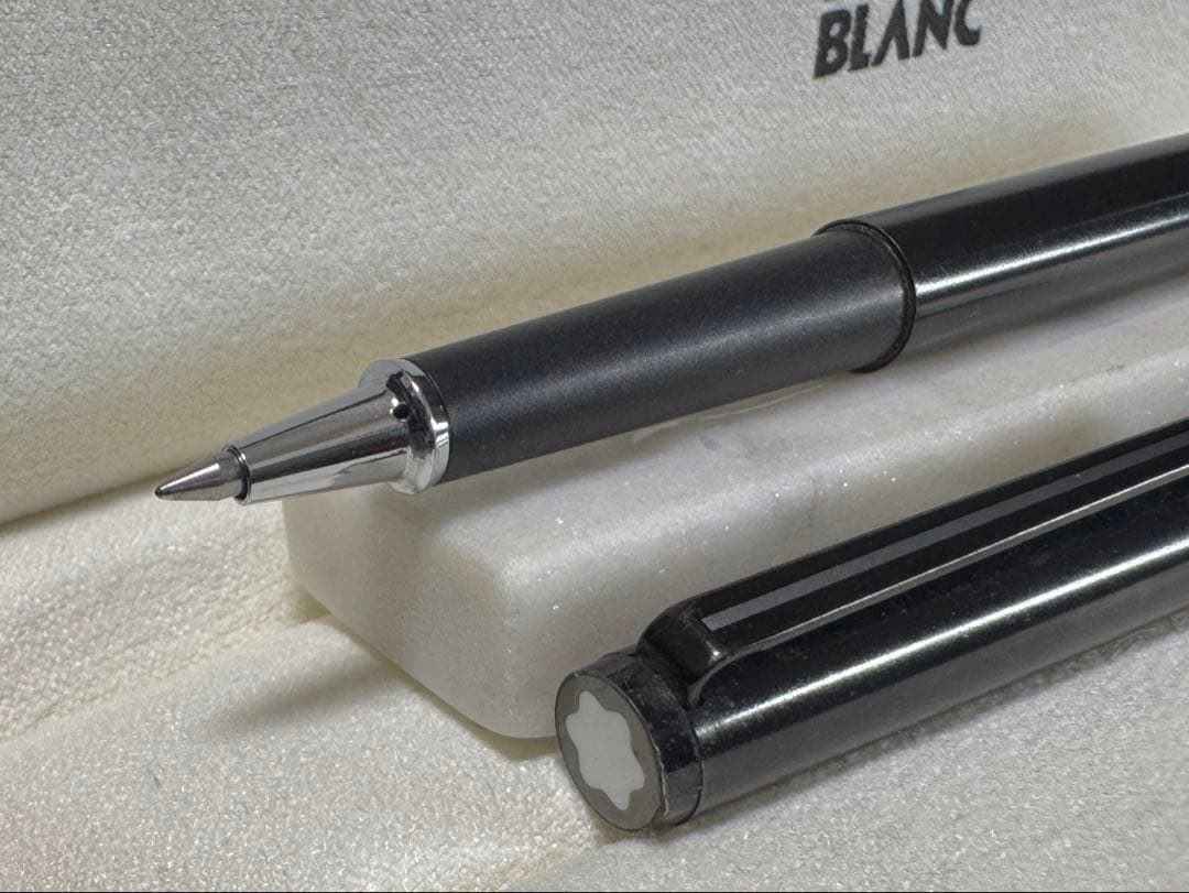 【美品】モンブラン No1124 漆黒ロードナイト鉱加工 ローラーボール