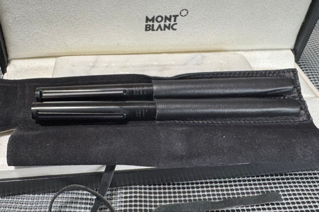 【美品】モンブラン No1124 漆黒ロードナイト鉱加工 ローラーボール
