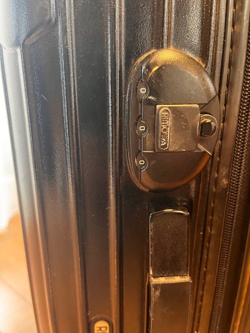 値下げ　リモワRimowa salsa スーツケース 機内持ち込みサイズ　黒