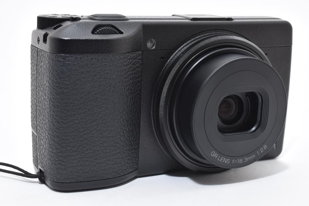 ■4239ショット！ほぼ新品■ リコー GRIII #C780