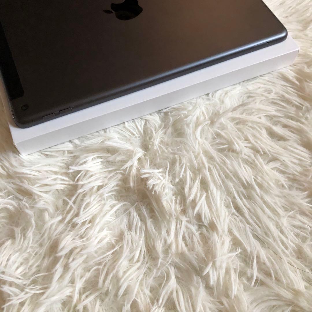 【即購入OK】iPad 第8世代 セルラーモデル【極美品】 #71 【付属品】