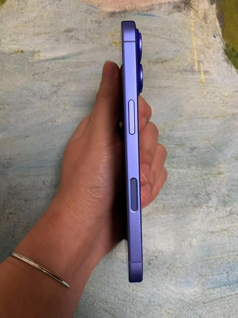 美品 iPhone 16 128G ウルトラマリン SIMフリー