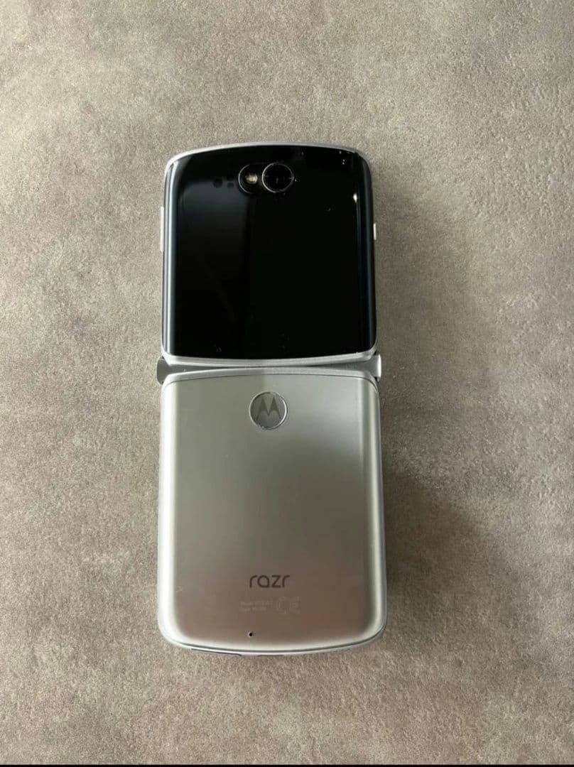 海外スマホ Razr 5G SIMフリー Liquid Mercury