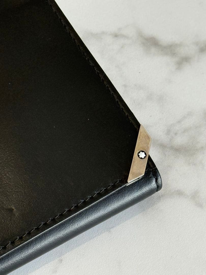 モンブラン ブラックレザー筆箱 メタルアクセント付き