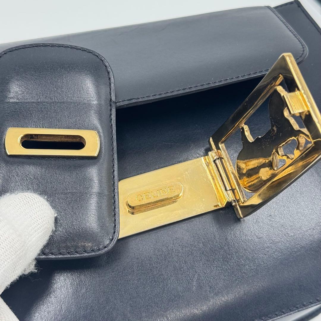 CELINE セリーヌ 馬車金具 カーフ レザー ショルダーバッグ 黒紺