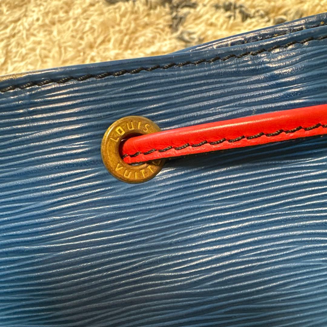 Louis Vuitton エピレザー バケットバッグ