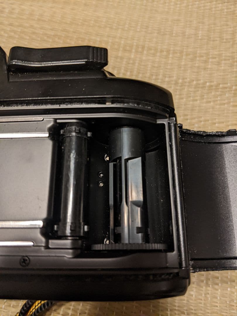 ⑦ニコン　Nikon EM 　一眼レフカメラ