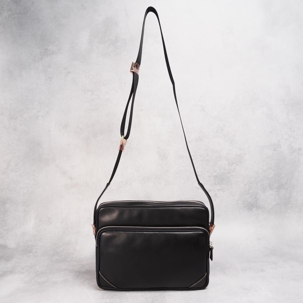 25年最新 タグ、袋付き未使用 DUNHILL ショルダーバッグ 定価16万円