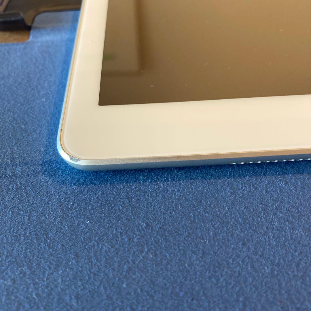 iPad6 32G Wifi シルバー 充電器、カバ-(自動スリープ機能付き)