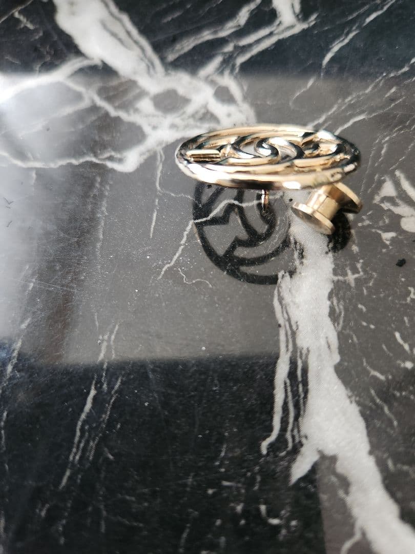 シャネル　ピンブローチ　男性にもOK　本物正規品