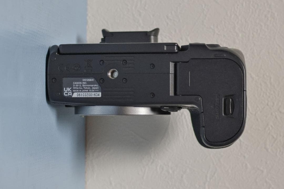 CANON　EOS R7　ボディー