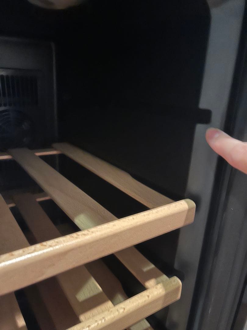 ワインセラー　18本収納