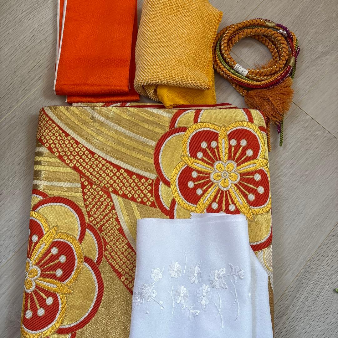 未使用品　正絹振袖フルセット　古典柄　華やかな花柄　成人式に