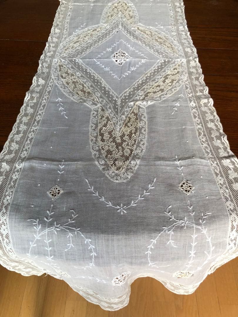 フランスアンティーク、ノルマンディーレース、テーブルランナー