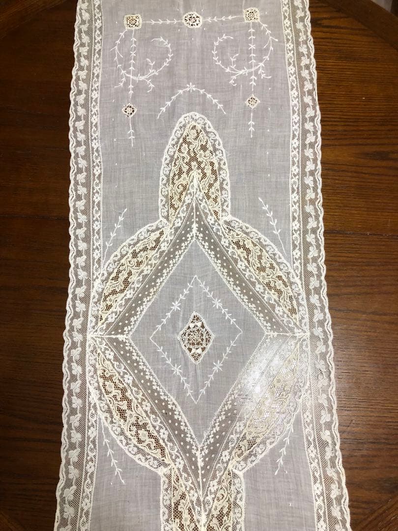 フランスアンティーク、ノルマンディーレース、テーブルランナー
