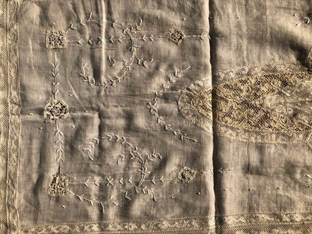 フランスアンティーク、ノルマンディーレース、テーブルランナー