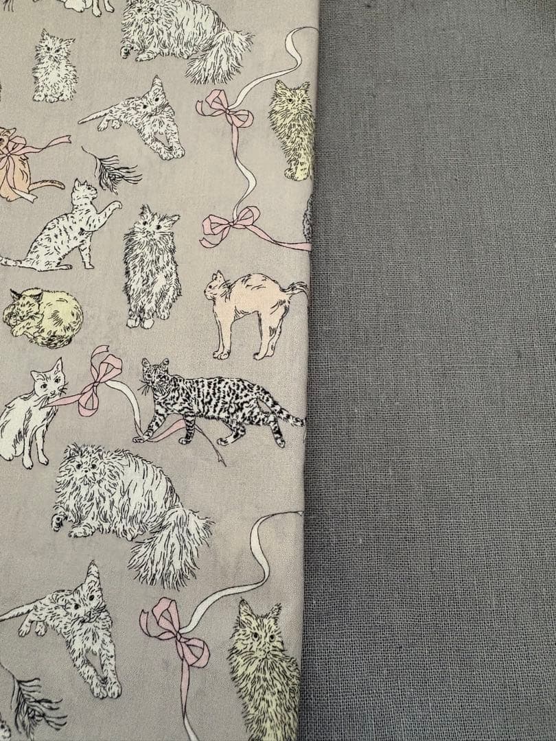 kona様オーダー 縦型フリルキルトトートバッグ　コーアンドエイト　黒グレー