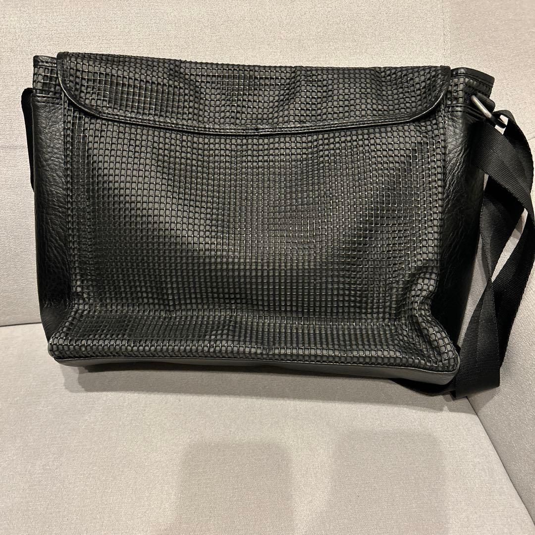 【超美品】DIESEL ディーゼル レザーメッセンジャーバッグ メタルロゴ 古着