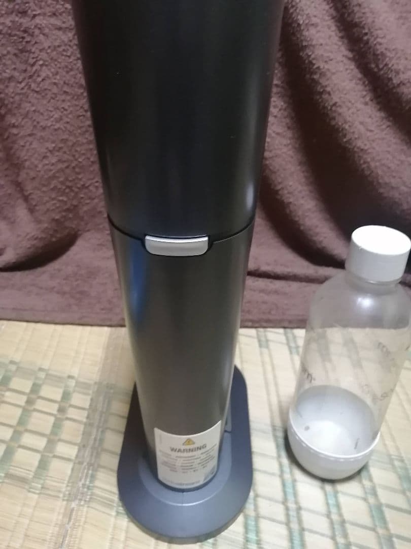 sodastream 本体２個、空シリンダー3本、ミドポン接続ホース