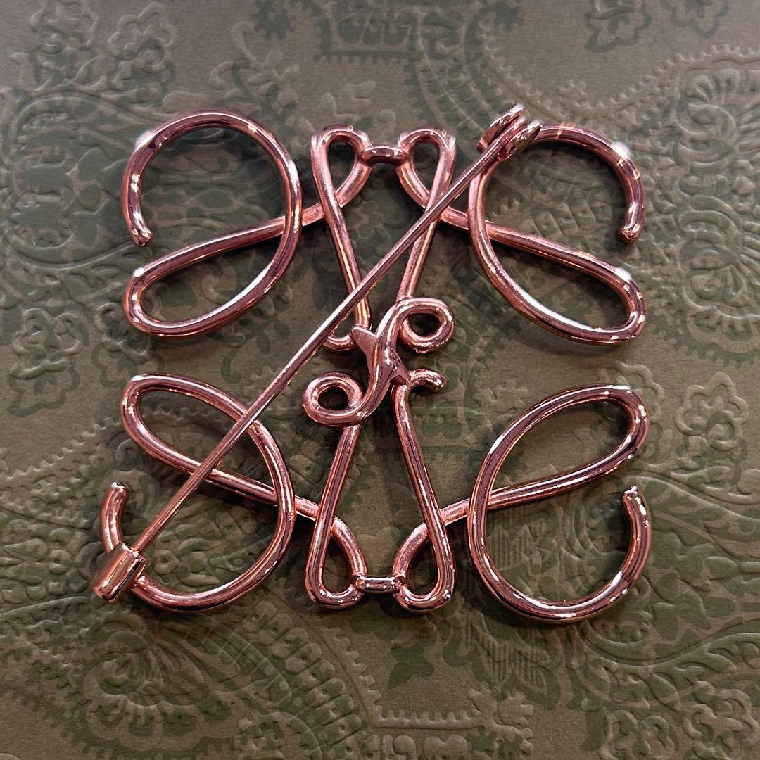 ロエベ　ローズゴールド　ブローチ