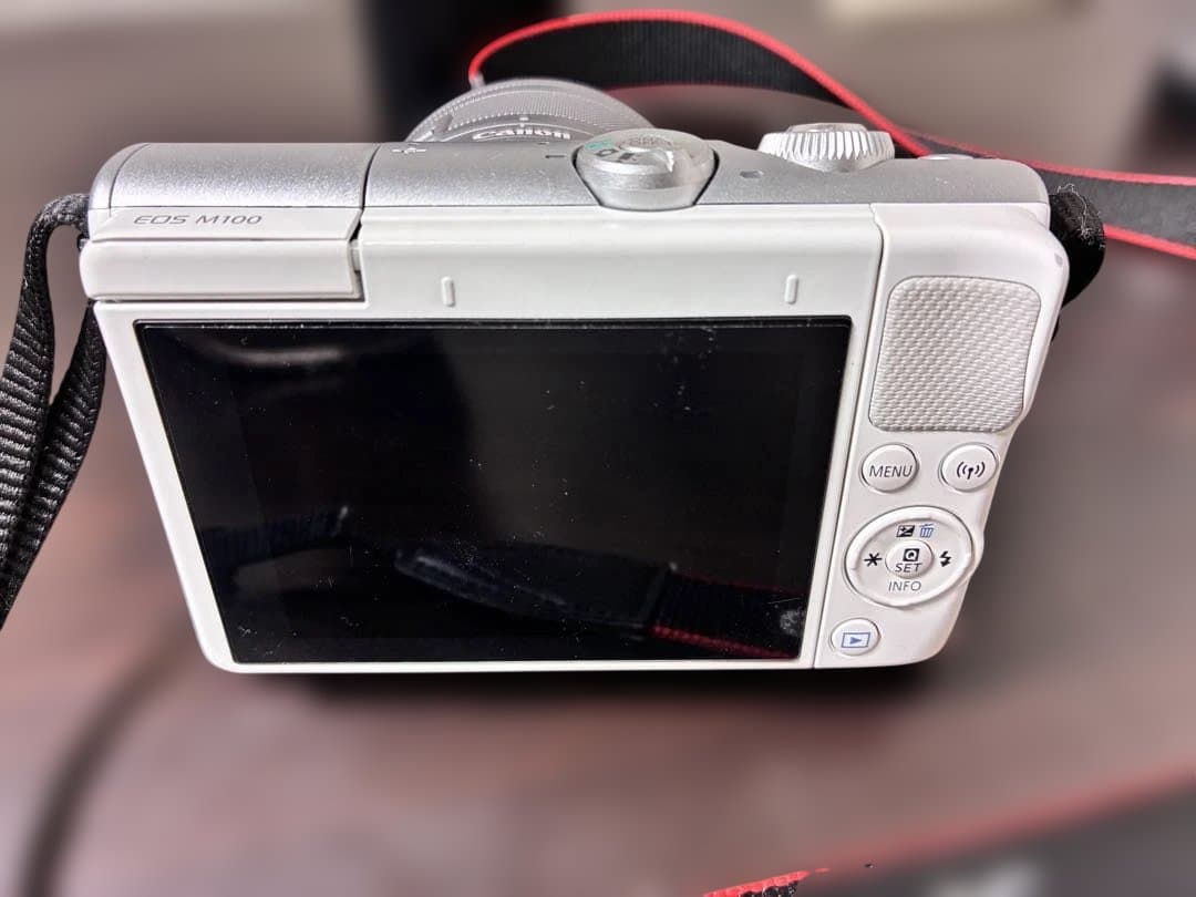 Canon EOS M100 ミラーレス一眼 ダブルレンズキット