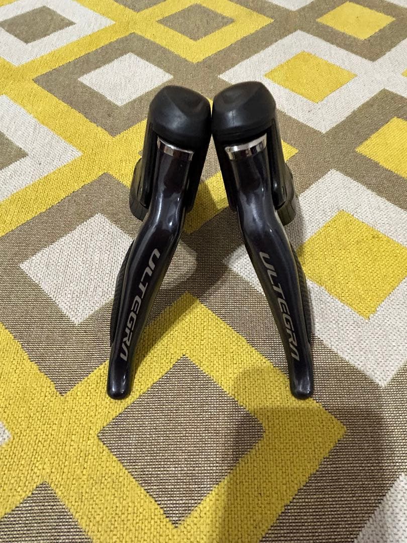 SHIMANO R8000系ULTEGRA Di2セット　油圧ブレーキ