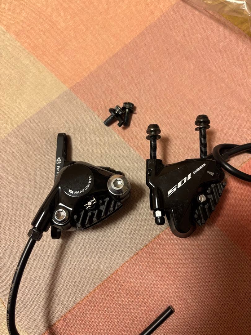Shimano 105 (R7020)ディスクブレーキレバー・キャリパーセット