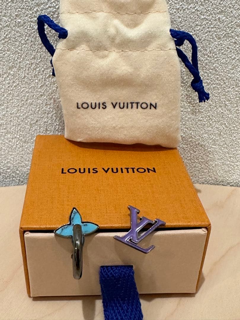 ルイヴィトンピアス ブックル・モノグラム ビーズ M00320