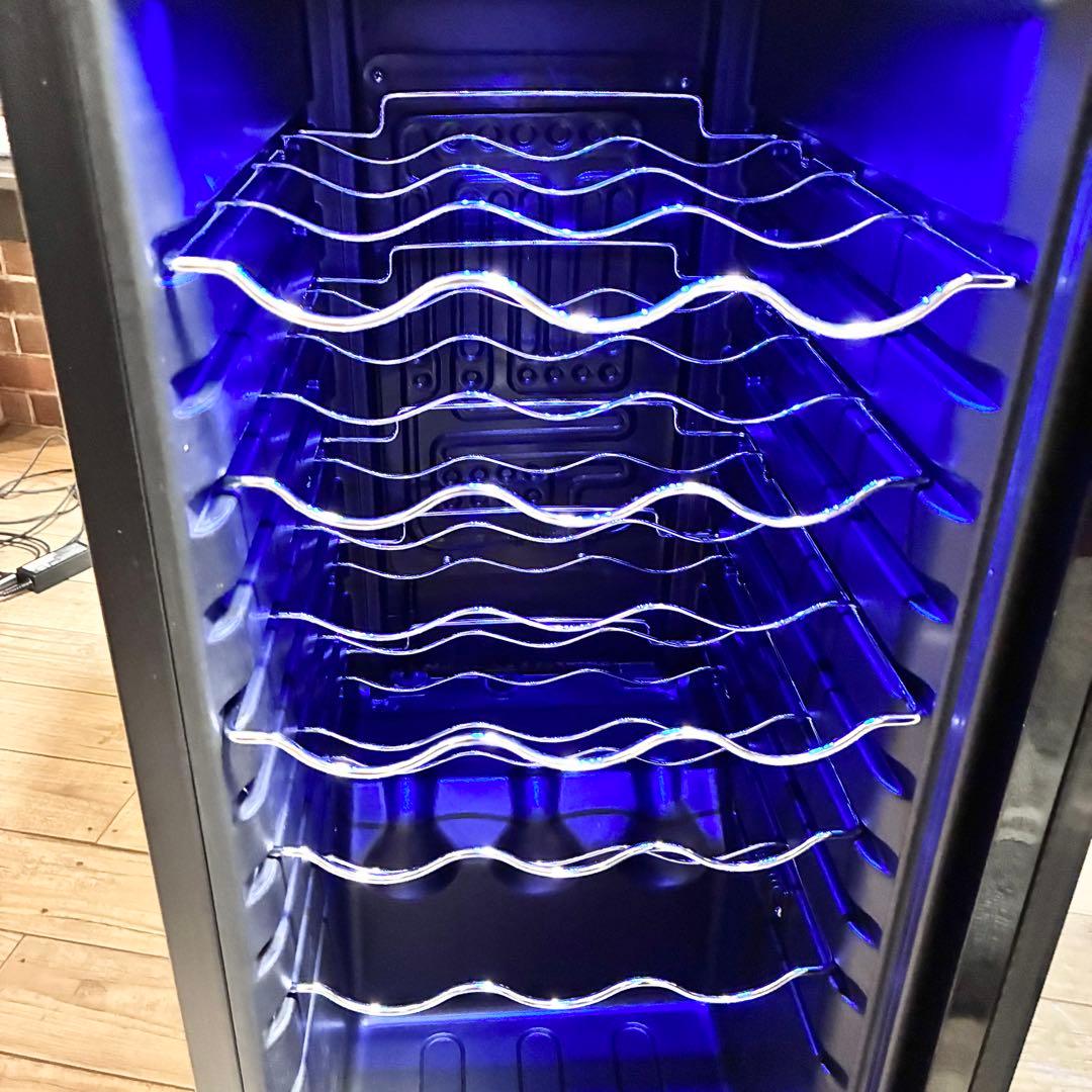 【美品】WIE ワインセラー 18本収納 WIWCJC18BADX