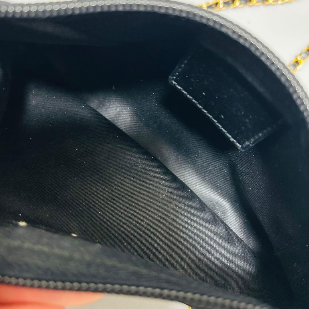 PRADA プラダ チェーン ショルダーバッグ カメラバッグ 黒色 三角プレート