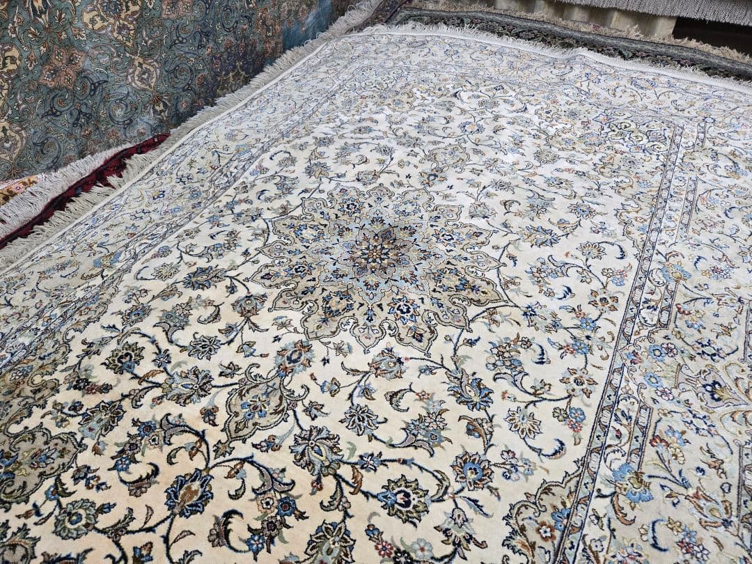 ペルシャ絨毯本物保証100%手織素材天然シルクfallah工房花柄157×106