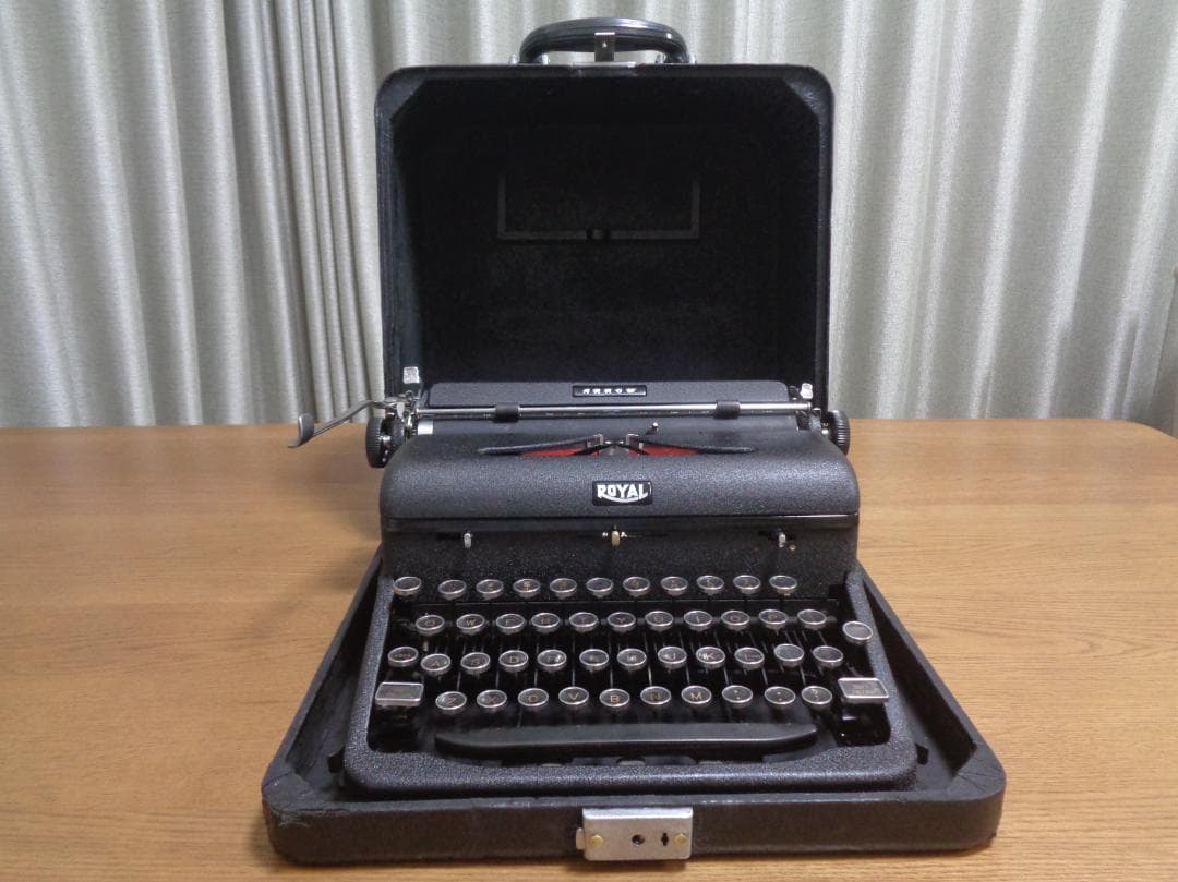 実働品　 ARROW ロイヤルタイプライター 1946年製