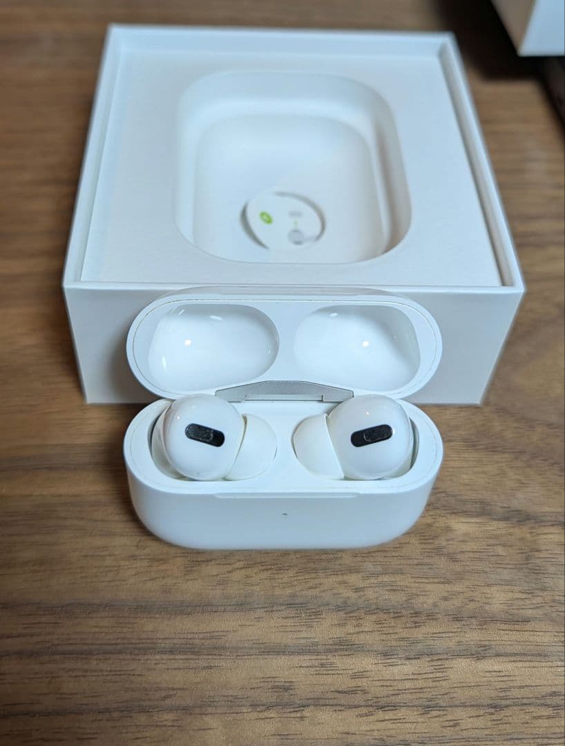 Apple AirPods Pro 本体 ホワイト 充電ケース付き