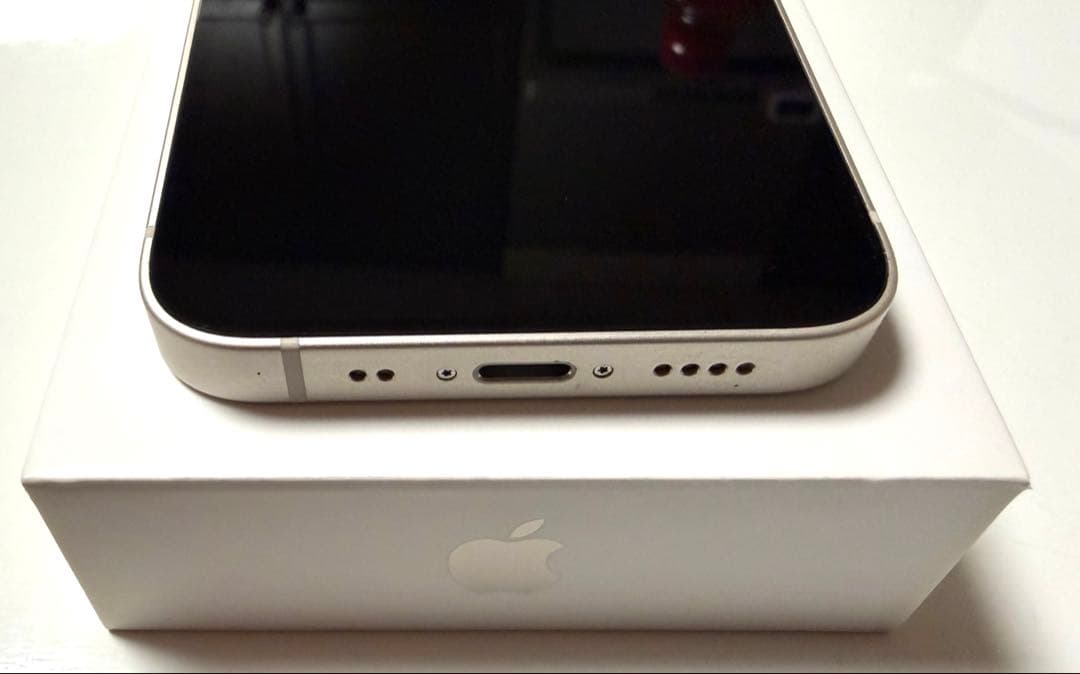 【美品】Apple iPhone 13 128GB スターライト